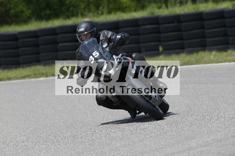 /Archiv-2025/27 12.06.2025 Ducati Schweiz Trackday Warmup  ADR/gruen-vert/35